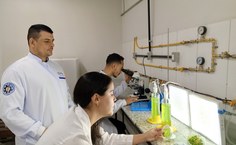 Prof. Carlos Eduardo, pós-doc Brígida Maria e doutorando João Nascimento